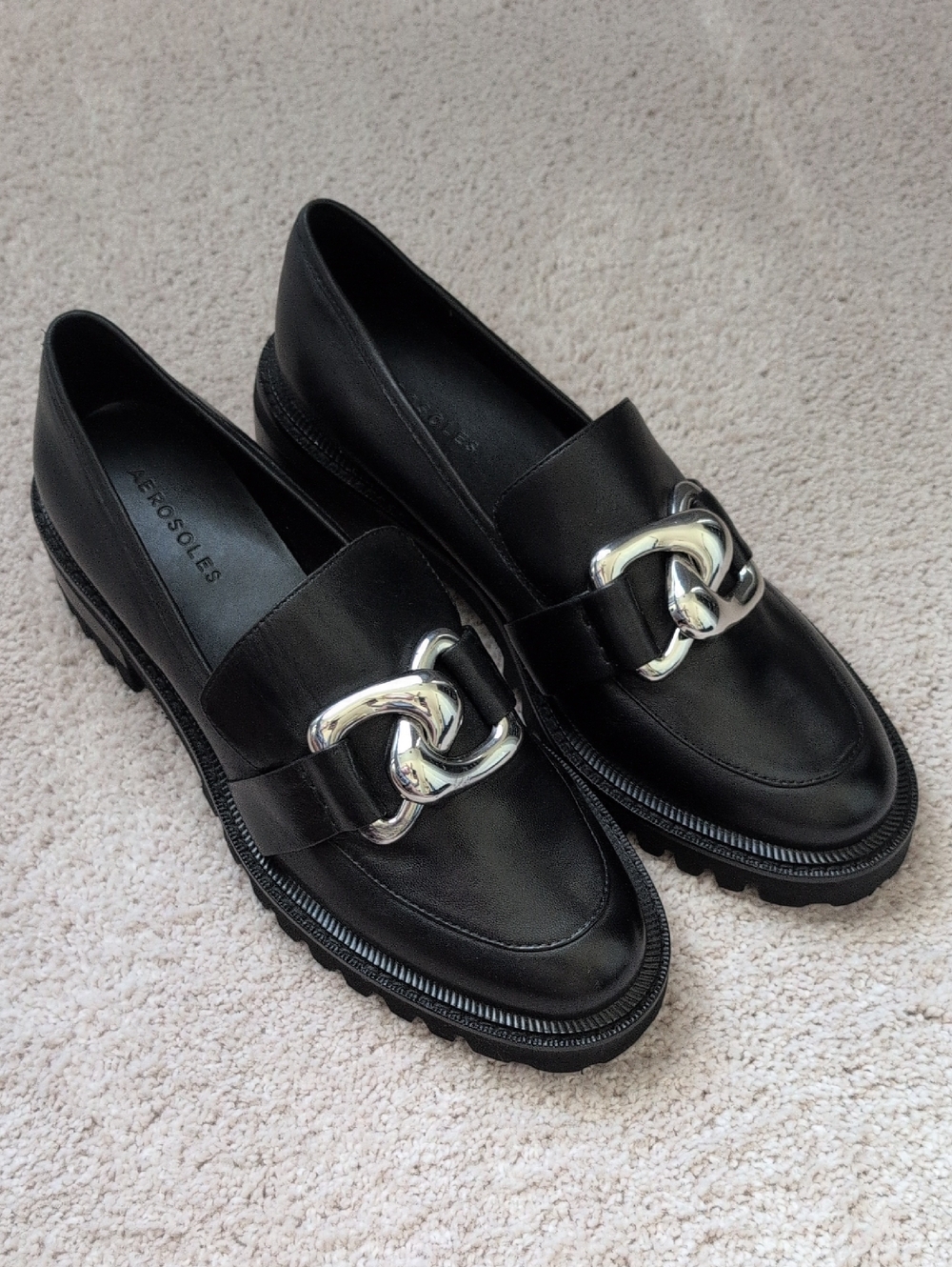 AEROSOLES Black Leather Chain-Detail Loafers Size 9